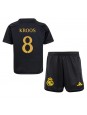 Otroški Nogometna dresi replika Real Madrid Toni Kroos #8 Tretji 2023-24 Kratek rokav (+ hlače)